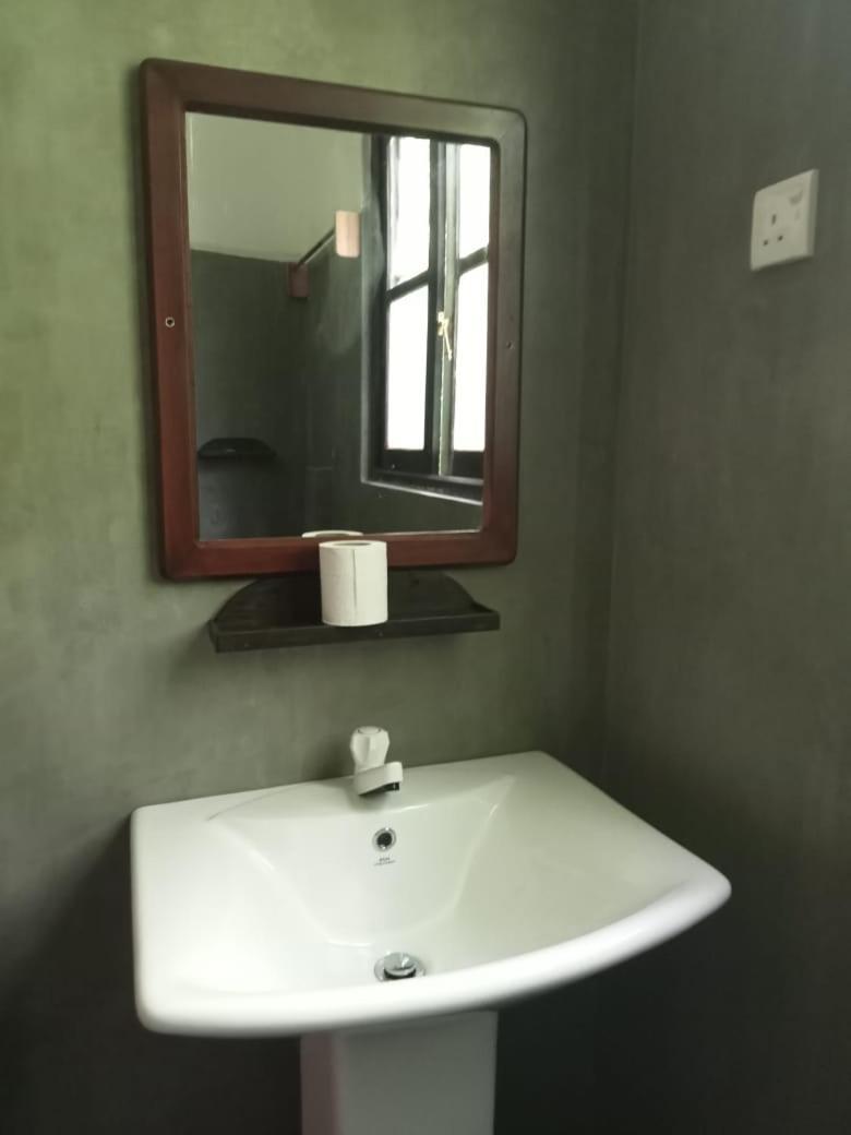 Piumi House Guest House Диквела Екстериор снимка